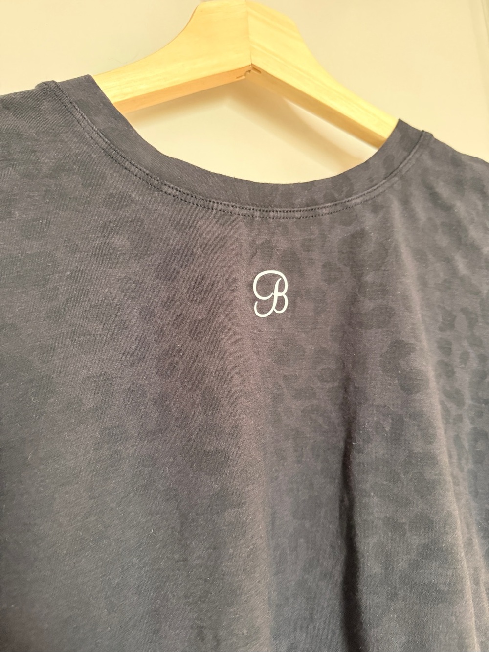 Bombshell Sportswear Black Leopard-Textured Cropped Tee - Picture 3 of 6